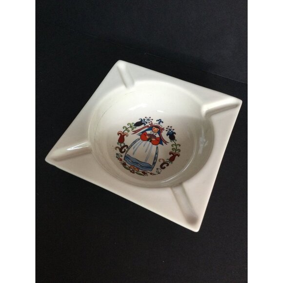 Vintage Hyalyn Porcelain Ashtray 621 Dutch Woman in dress flowers - Picture 3 of 8